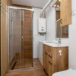 Piastow Comfy With Balcony & Office In By Renters كاتوفيتسه