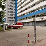 Piastow Comfy With Balcony & Office In By Renters شقة *