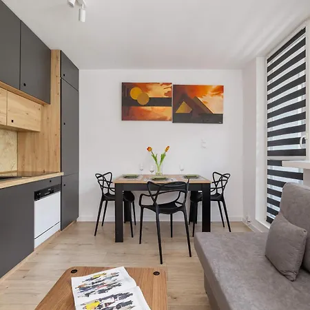 Piastow Comfy With Balcony & Office In By Renters Апартаменти *
