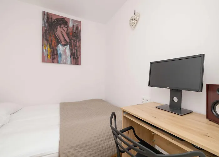 Piastow Comfy With Balcony & Office In By Renters * Kattowitz