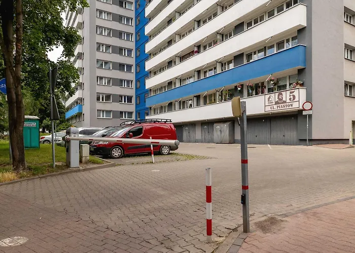 Piastow Comfy With Balcony & Office In By Renters Apartment *